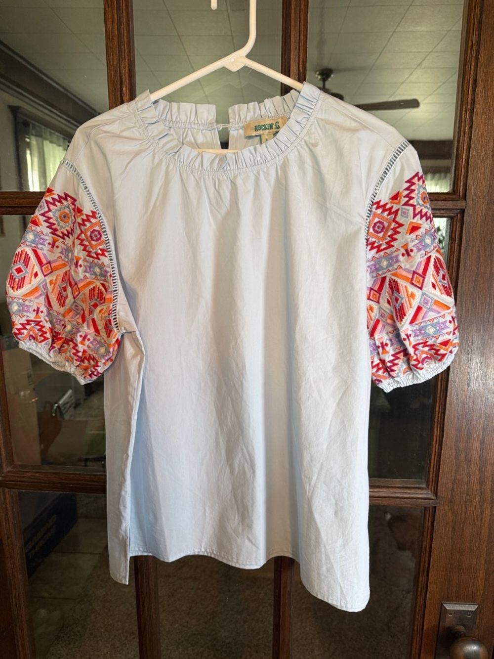 Rockin G Womens Light Blue Embroidered Puff Sleeve Ruffle Neck Blouse Large